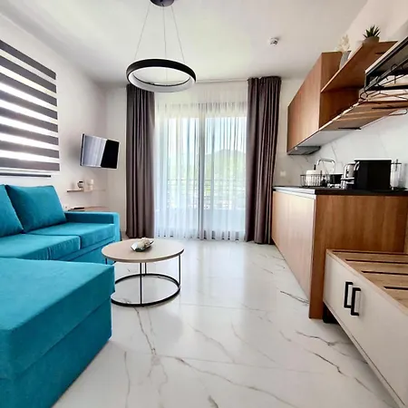 Апарт-отель Four Shades Luxury 4*