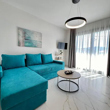 Four Shades Luxury Апарт-отель Сарти