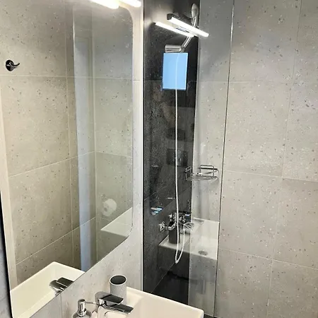 Four Shades Luxury Апарт-отель Сарти