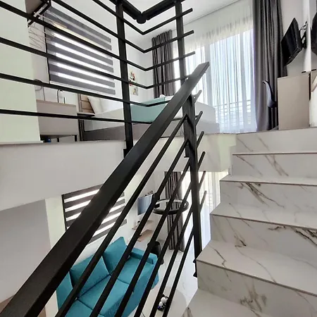 Four Shades Luxury Апарт-отель 4*