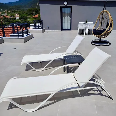 Four Shades Luxury Апарт-отель Сарти