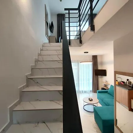 Апарт-отель Four Shades Luxury 4*