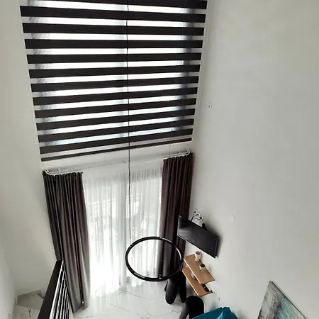 Four Shades Luxury Апарт-отель Сарти