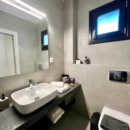 Four Shades Luxury Апарт-отель 4*