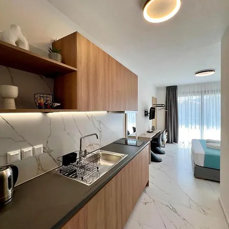 Four Shades Luxury Апарт-отель Сарти