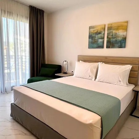 Four Shades Luxury 4* Сарти