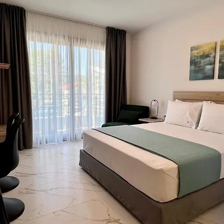 Four Shades Luxury Апарт-отель Сарти