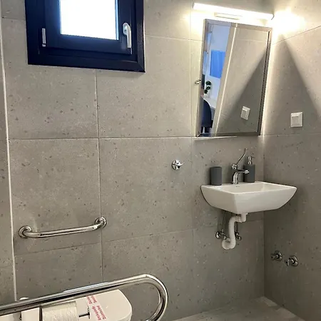 Four Shades Luxury Апарт-отель