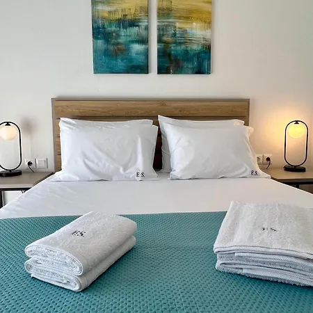 Four Shades Luxury Sarti