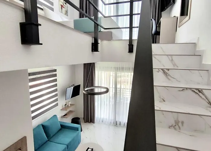 Four Shades Luxury 4*