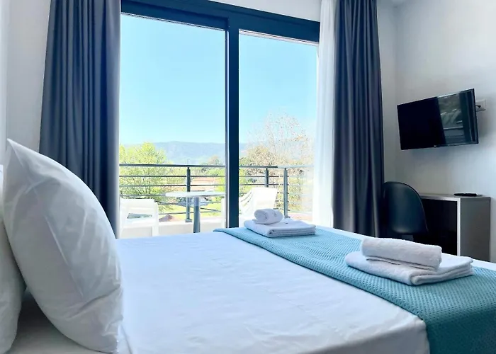 Four Shades Luxury Sarti