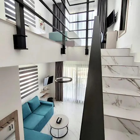 Four Shades Luxury 4*