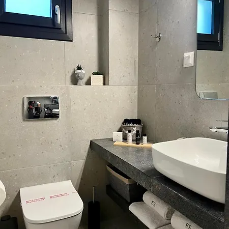 Four Shades Luxury 4* Szárti