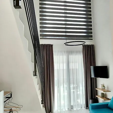 Four Shades Luxury 4*