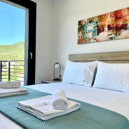 Four Shades Luxury 4* Szárti