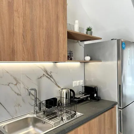 Four Shades Luxury 4*