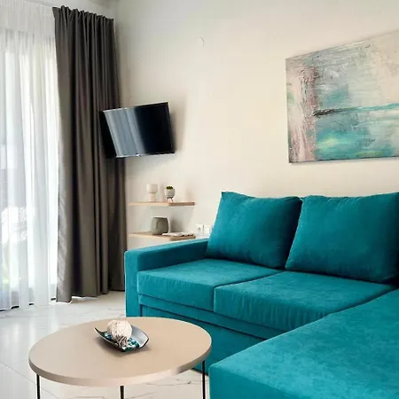 Four Shades Luxury Apartmanhotel