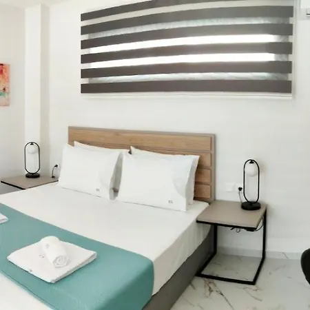 Apartmanhotel Four Shades Luxury Szárti