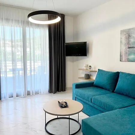 Four Shades Luxury Apartmanhotel