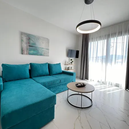 Four Shades Luxury Apartmanhotel Szárti