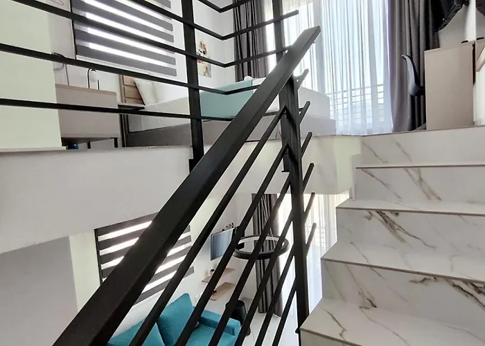 Four Shades Luxury Appart hôtel 4*